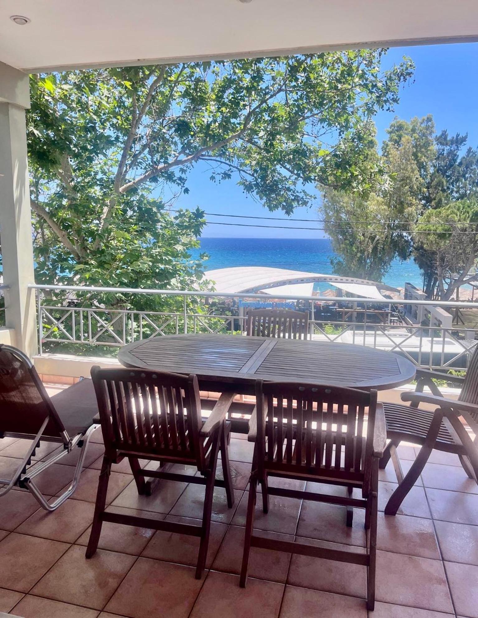 فيلا Chloe'S Sunrise Beach House أثينا المظهر الخارجي الصورة